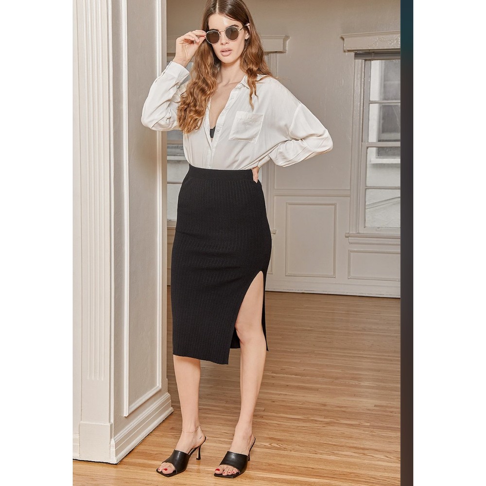 Lulus Phenomenal style skimming silhouette black rayon high-waisted Midi Skirt L